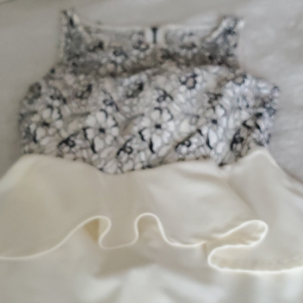 Dress - Picture 2 of 3